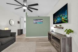 Picture of 835 Meridian Ave # 11, Miami Beach, FL 33139