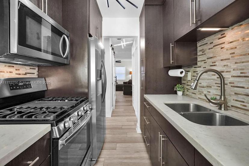 Picture of 835 Meridian Ave # 11, Miami Beach FL 33139