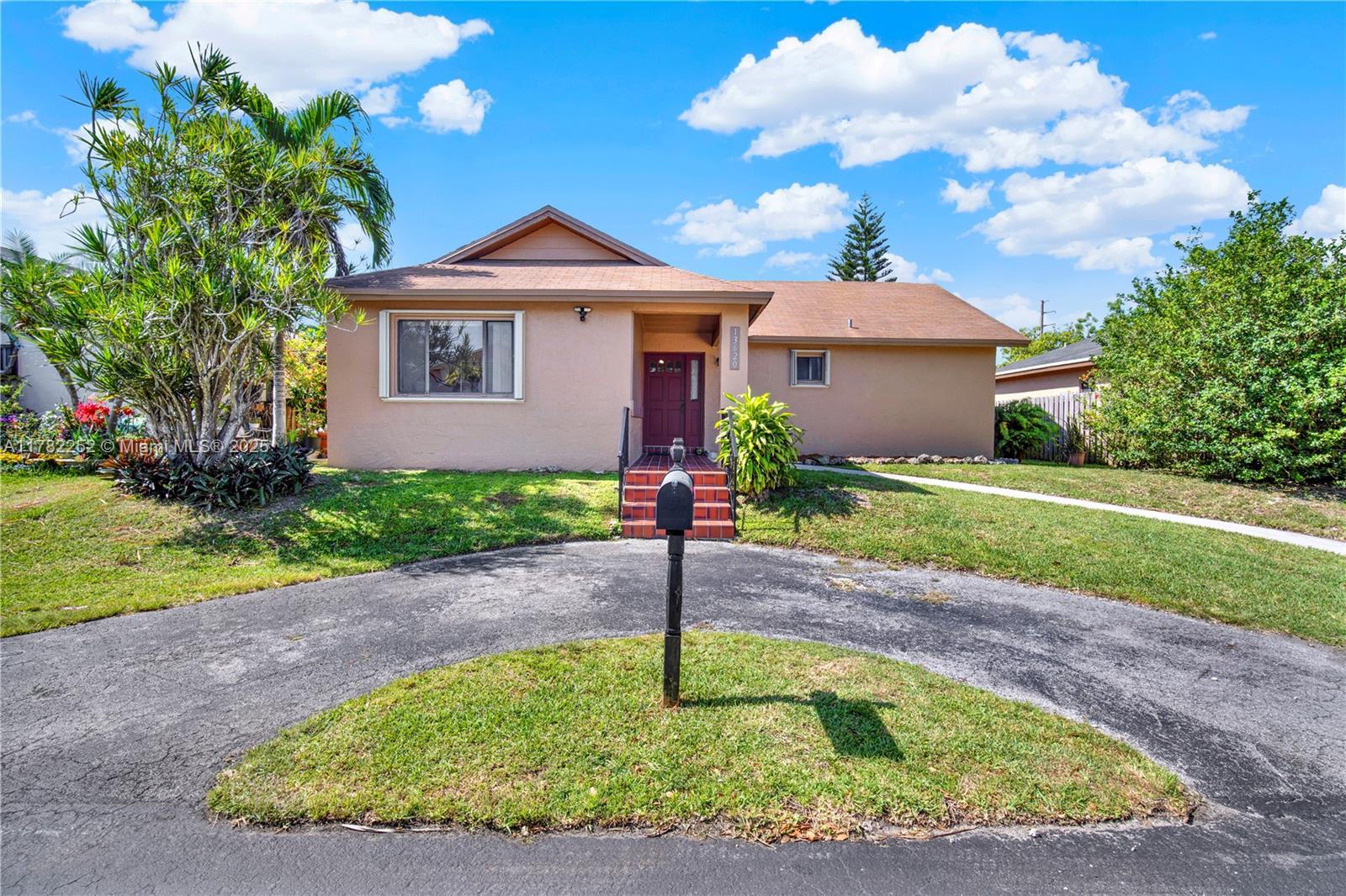 Picture of 13620 SW 286Th Ter, Homestead, FL 33033
