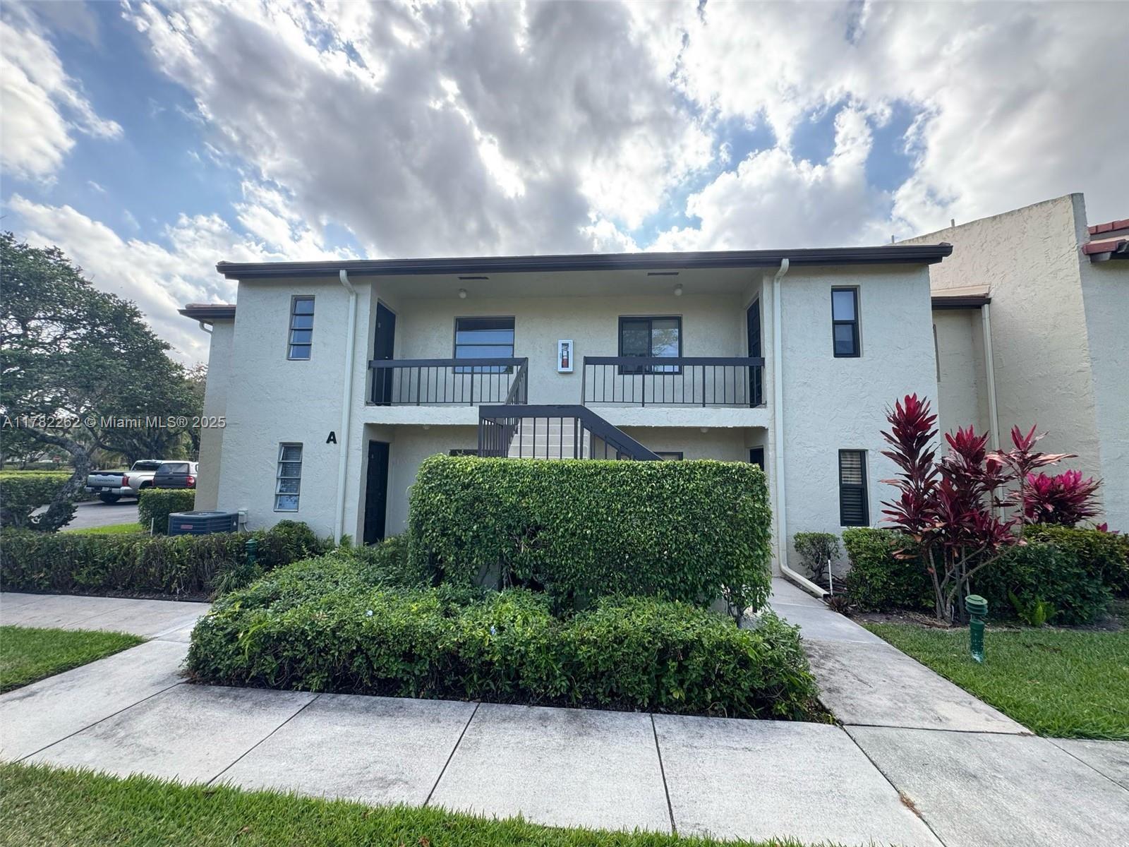 Picture of 21218 Lago Cir # B, Boca Raton, FL 33433