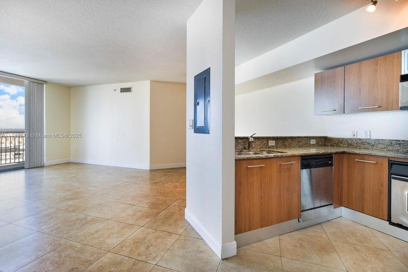 Picture of 9055 SW 73 Ct # 1807, Miami FL 33156