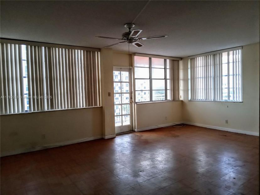 Picture of 2025 NE 164Th St # 404, North Miami Beach FL 33162