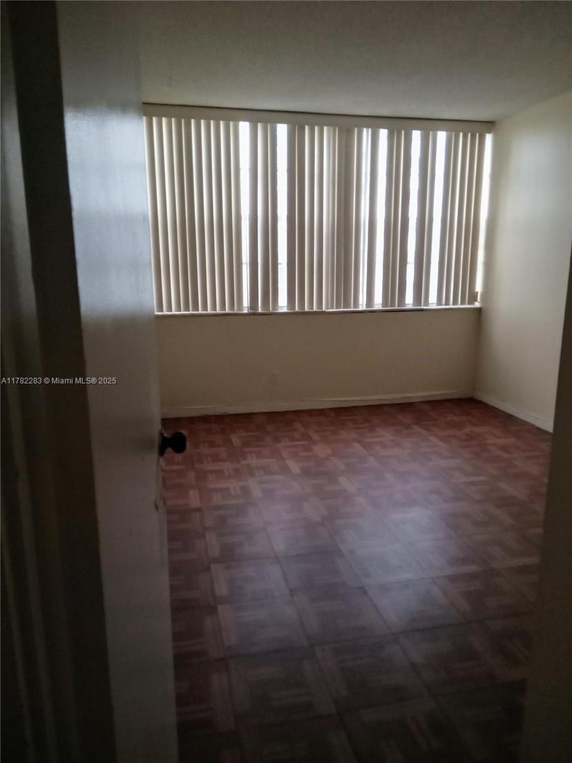 Picture of 2025 NE 164Th St # 404, North Miami Beach FL 33162