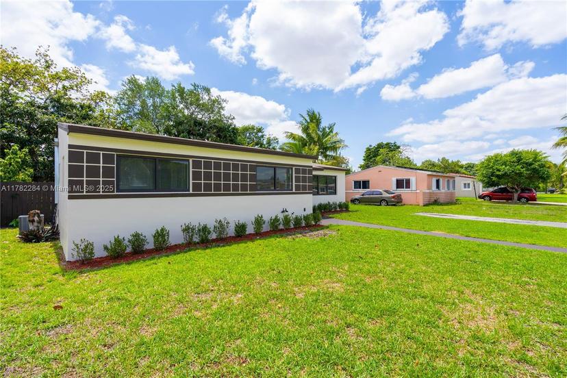 Picture of 1000 NW 198Th St, Miami Gardens FL 33169