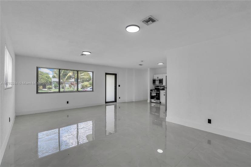 Picture of 1000 NW 198Th St, Miami Gardens FL 33169