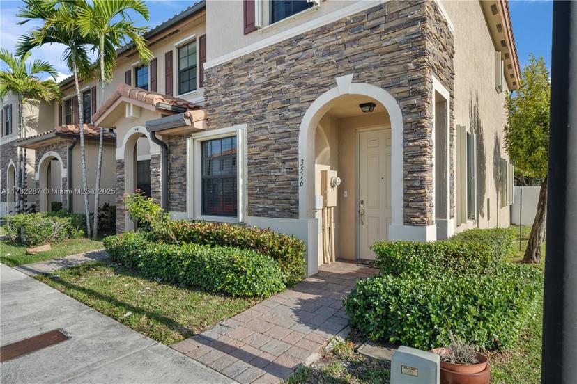 Picture of 3516 W 88Th Ter, Hialeah FL 33018