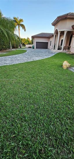 Picture of 19330 SW 134Th Ct, Miami, FL 33177