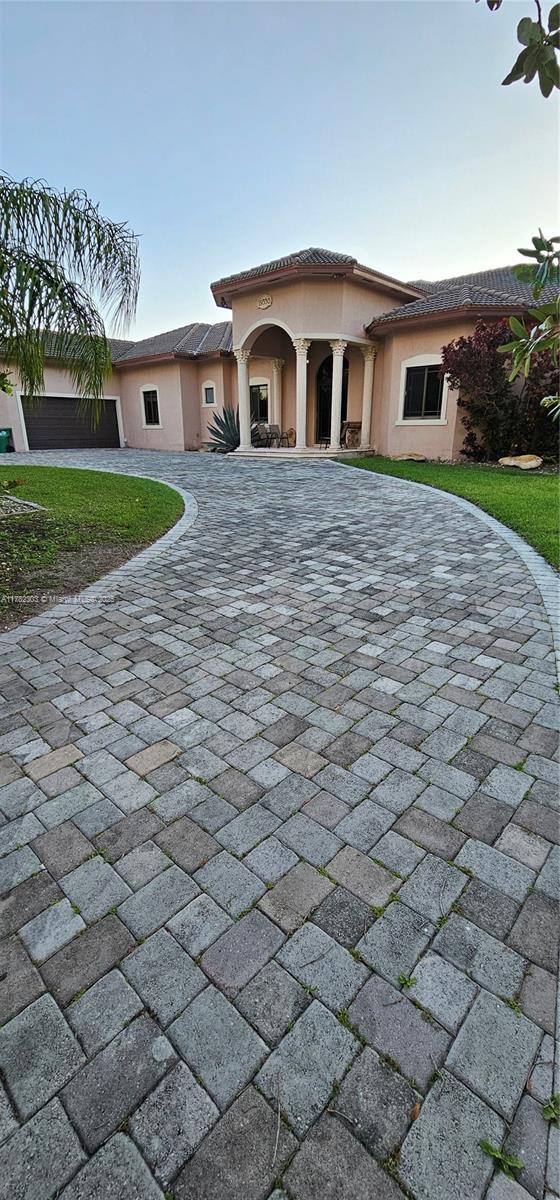 Picture of 19330 SW 134Th Ct, Miami, FL 33177