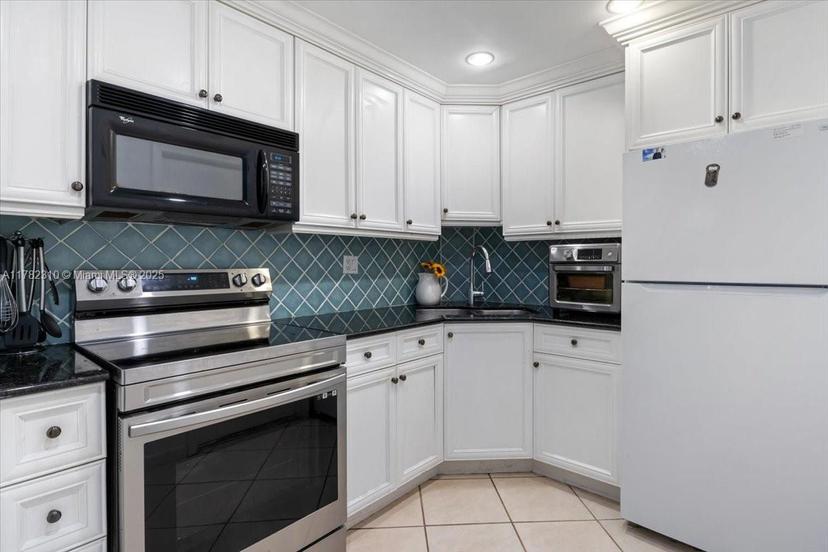 Picture of 9 NE 19Th Ct # 104C, Wilton Manors FL 33305