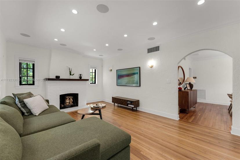 Picture of 840 Madrid St, Coral Gables FL 33134
