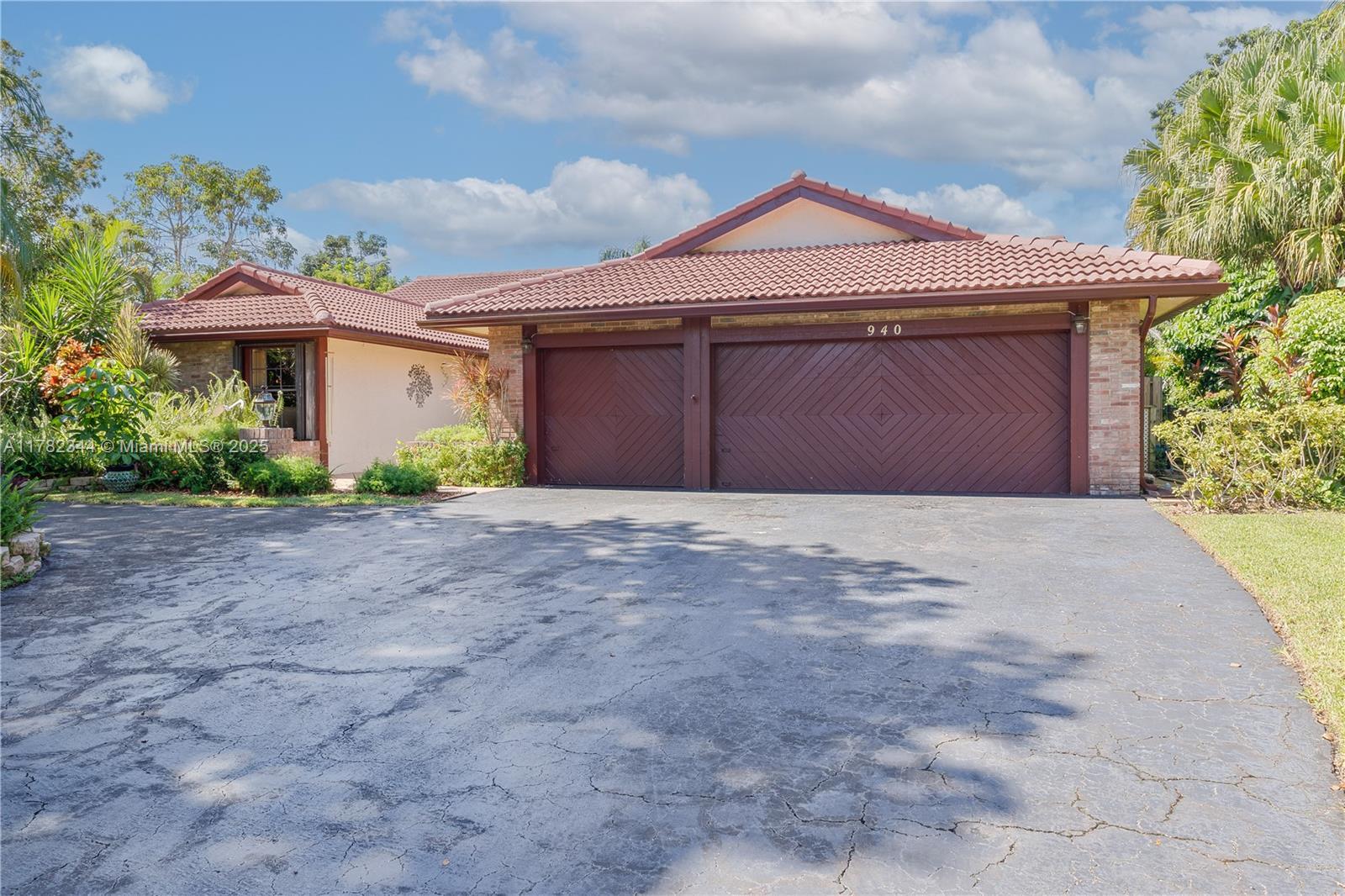 Picture of 940 NW 110Th Ln, Coral Springs, FL 33071