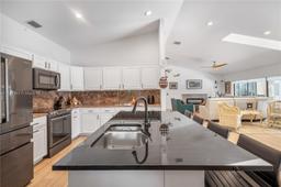Picture of 940 NW 110Th Ln, Coral Springs, FL 33071