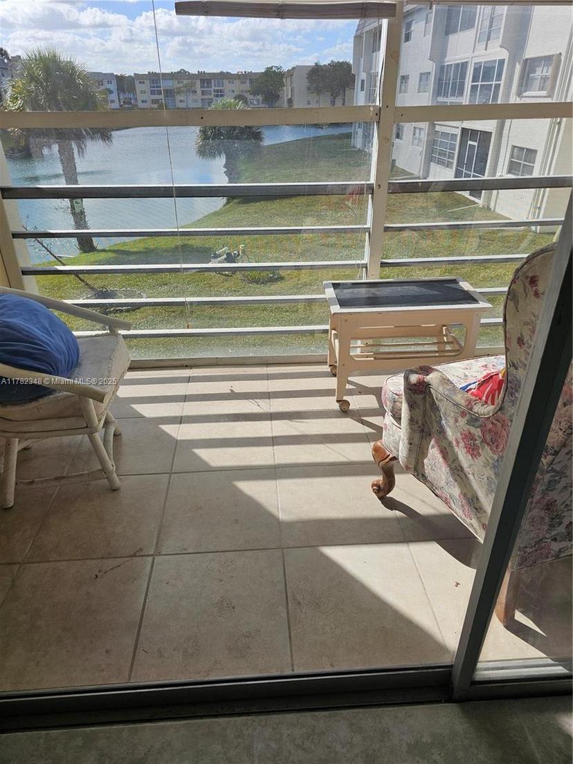 Picture of 8280 Sunrise Lakes Blvd # 205, Sunrise FL 33322