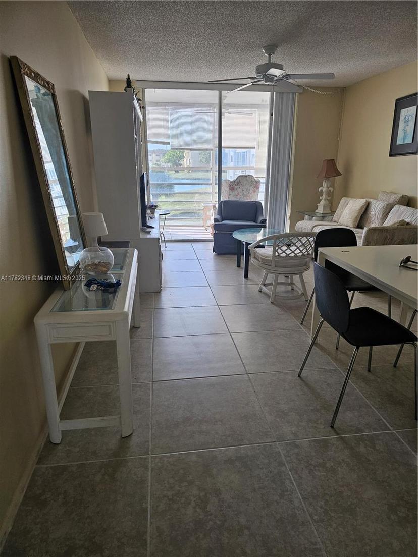 Picture of 8280 Sunrise Lakes Blvd # 205, Sunrise FL 33322