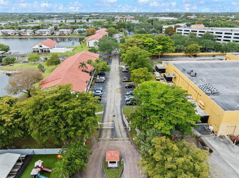 Picture of 3300 NW 46Th St # 207, Oakland Park FL 33309