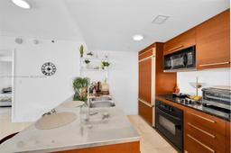 Picture of 1850 S Ocean Dr # 1709, Hallandale Beach, FL 33009