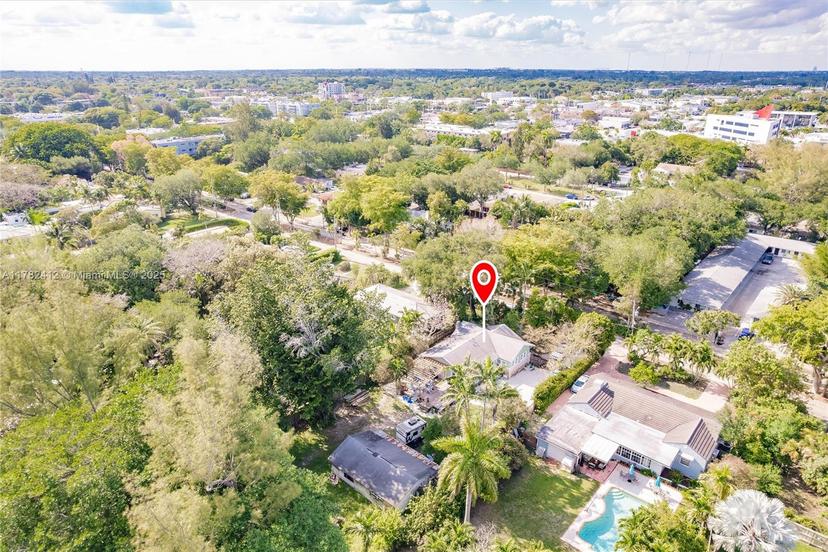 Picture of 740 NE 121St St, Biscayne Park FL 33161