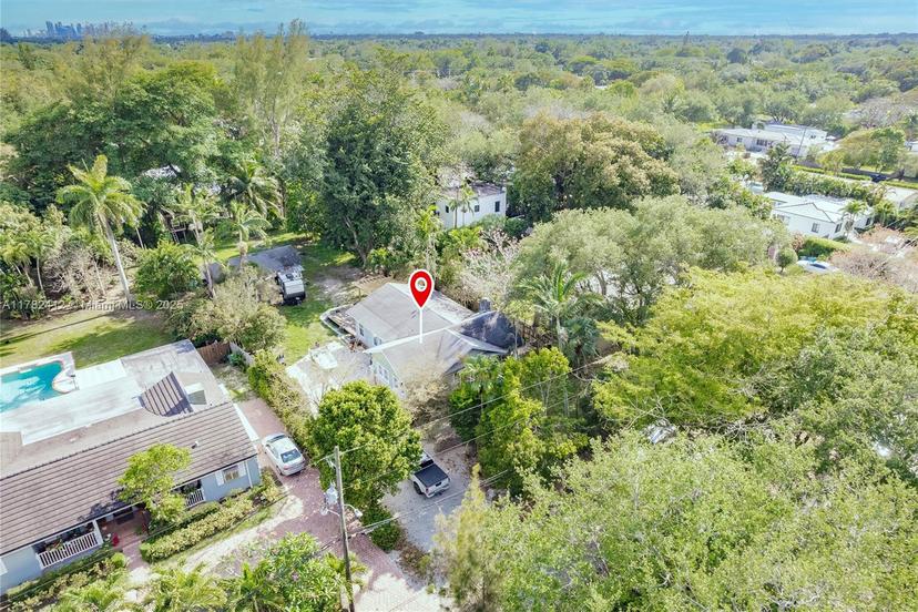 Picture of 740 NE 121St St, Biscayne Park FL 33161