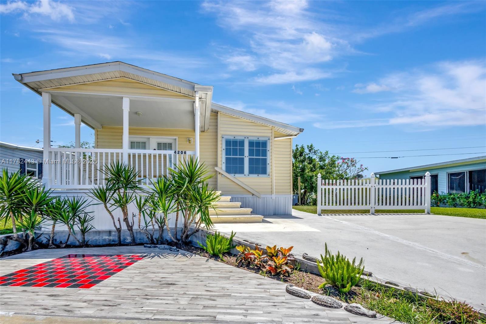 Picture of 4206 Mocking Bird Dr, Boynton Beach, FL 33436
