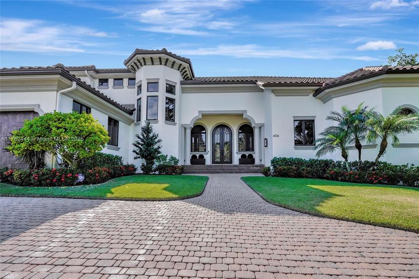Picture of 606 Binnacle Drive, Naples FL 34103