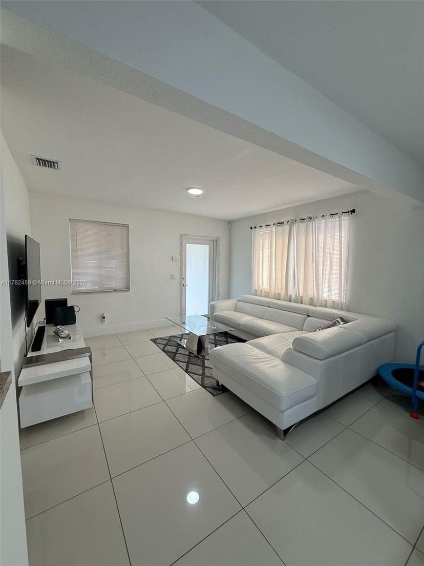 Picture of 1651 NW 68Th Ter, Miami FL 33147