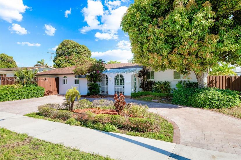 Picture of 729 W 50Th Pl, Hialeah FL 33012