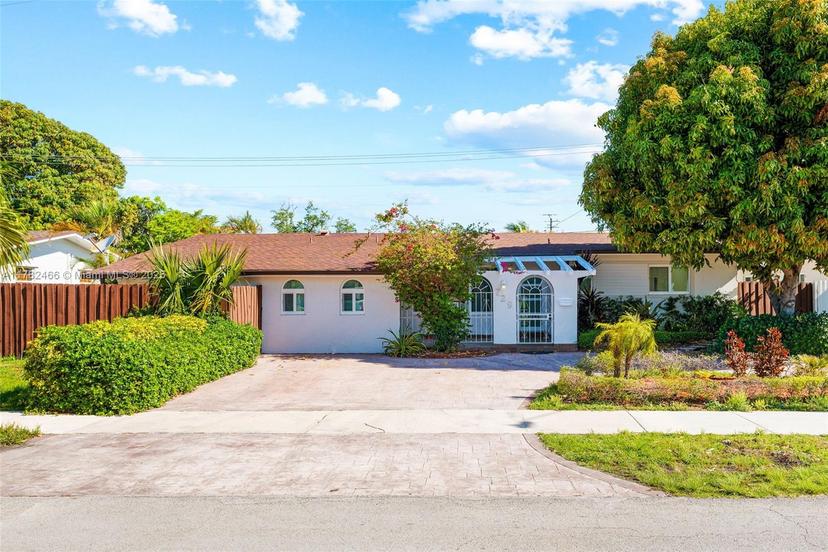 Picture of 729 W 50Th Pl, Hialeah FL 33012
