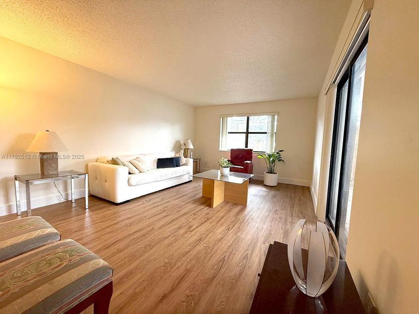 Picture of 14240 SW 94Th Cir Ln # 32, Miami FL 33186