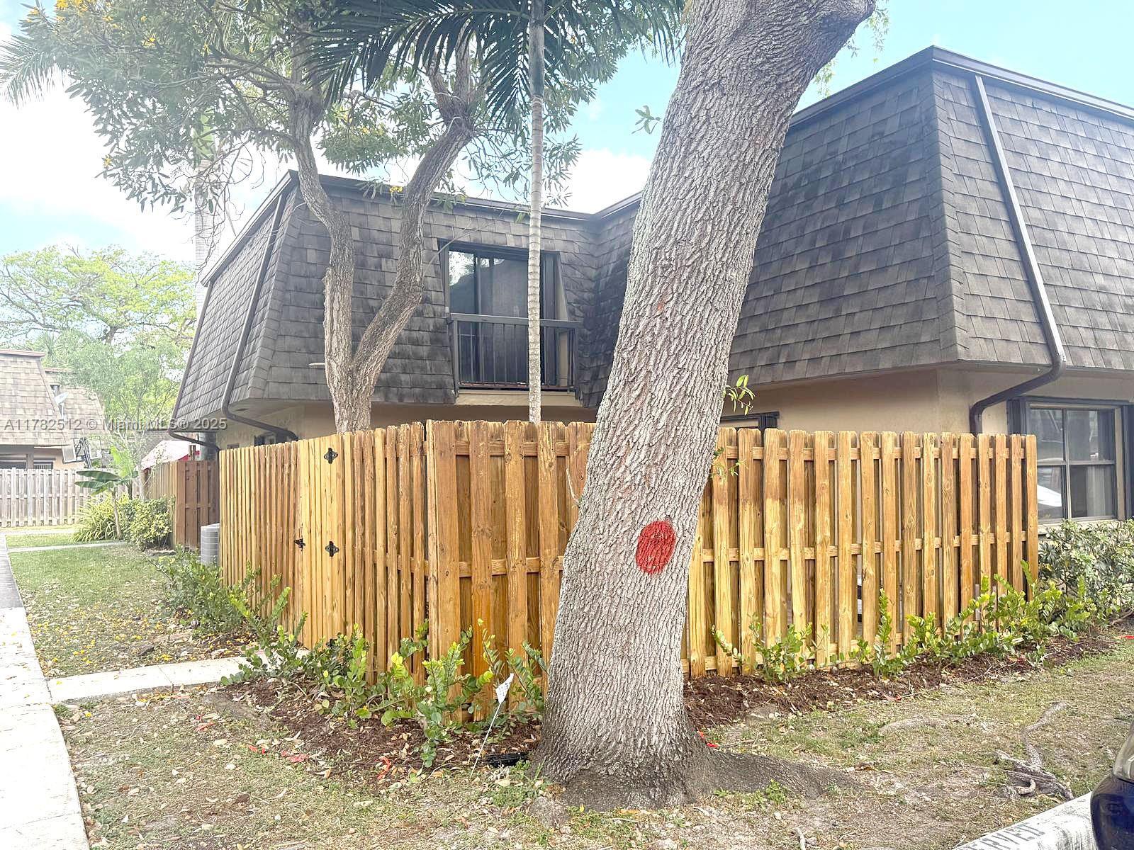Picture of 14240 SW 94Th Cir Ln # 32, Miami, FL 33186