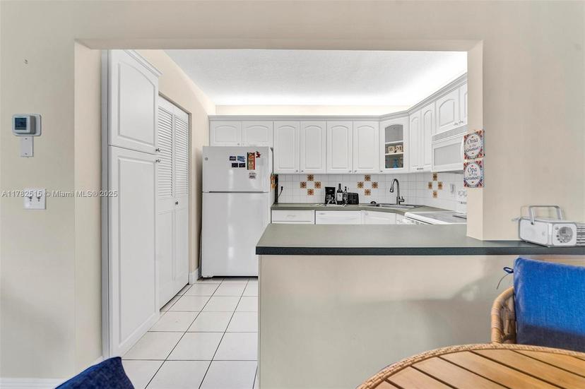 Picture of 219 Pine Hov Cir # 1, Green Acres FL 33463