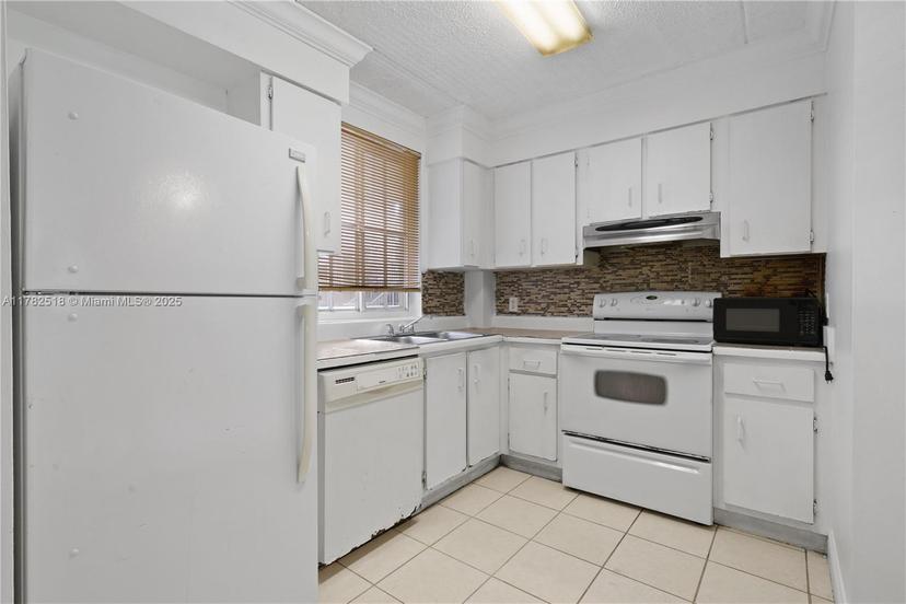 Picture of 6135 NW 186Th St # 202, Hialeah FL 33015