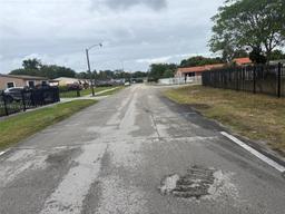 Picture of 18300 NW 10Th Ct, Miami Gardens, FL 33169