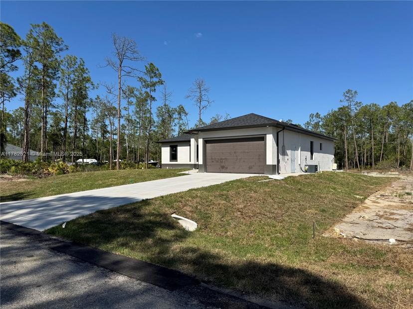 Picture of 1316 Broadway Ave, Lehigh Acres FL 33972