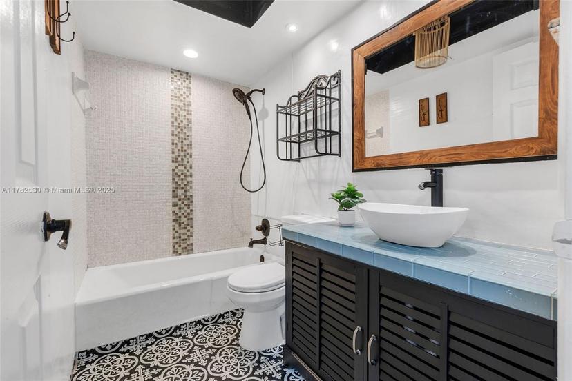 Picture of 5800 Margate Blvd # 3, Margate FL 33063