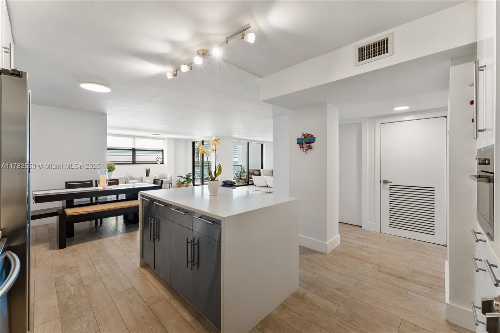 Picture of 5845 Collins Ave # 204, Miami Beach, FL 33140