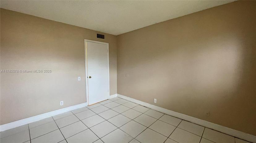 Picture of 4523 Treehouse Ln # G, Tamarac FL 33319