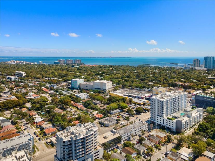 Picture of 2501 SW 27 St # 6, Miami FL 33133