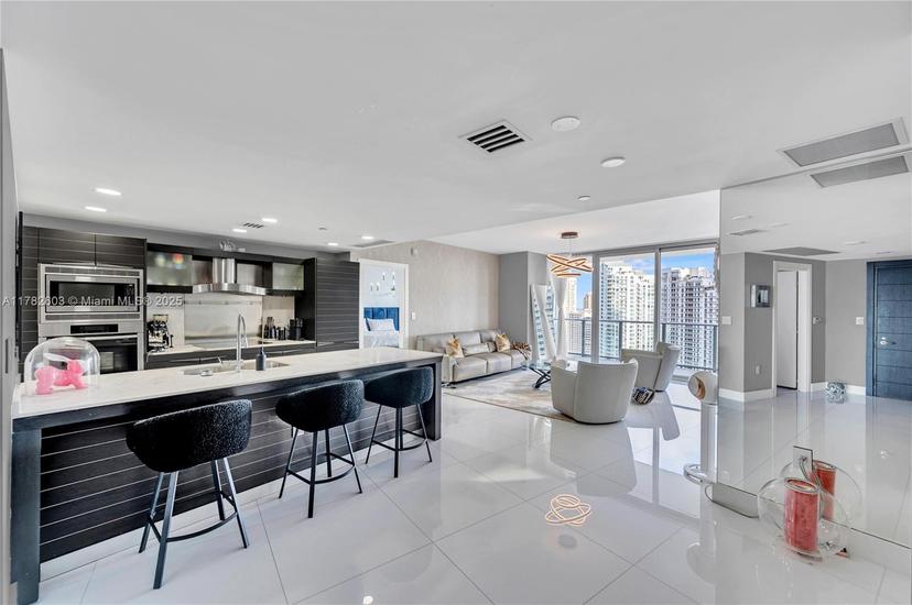 Picture of 200 Biscayne Boulevard Way # 3307, Miami FL 33131