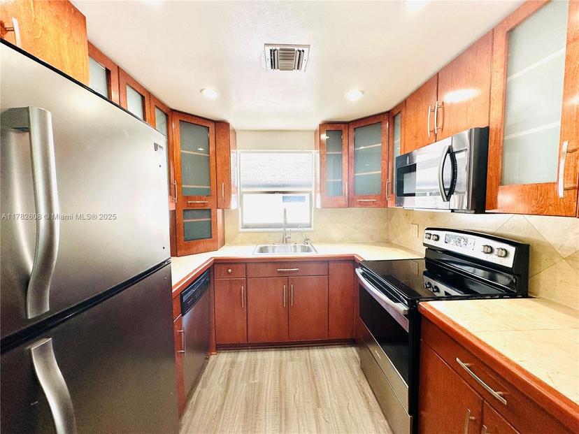 Picture of 3751 NE 170Th St # 2, North Miami Beach FL 33160