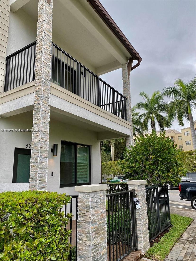 Picture of 4980 NW 83Rd Ave, Doral FL 33166