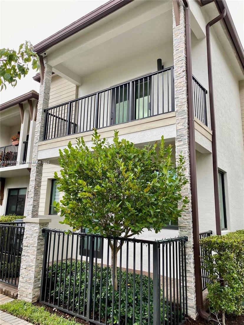 Picture of 4980 NW 83Rd Ave, Doral FL 33166