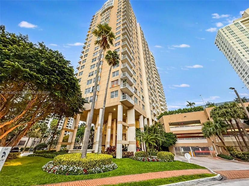 Picture of 770 Claughton Island Dr # 2108, Miami FL 33131