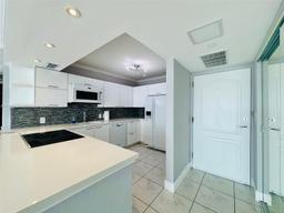 Picture of 3625 N Country Club Dr # 2009, Aventura, FL 33180
