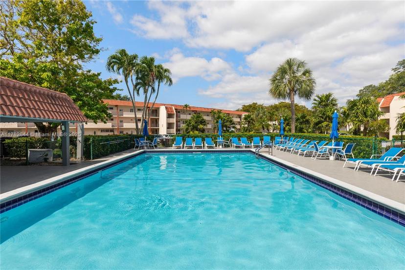 Picture of 400 S Hollybrook Dr # 302, Pembroke Pines FL 33025