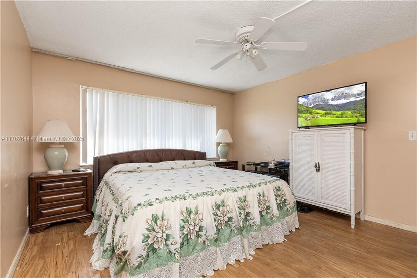 Picture of 400 S Hollybrook Dr # 302, Pembroke Pines FL 33025