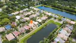 Picture of 4713 Village Way, Davie, FL 33314