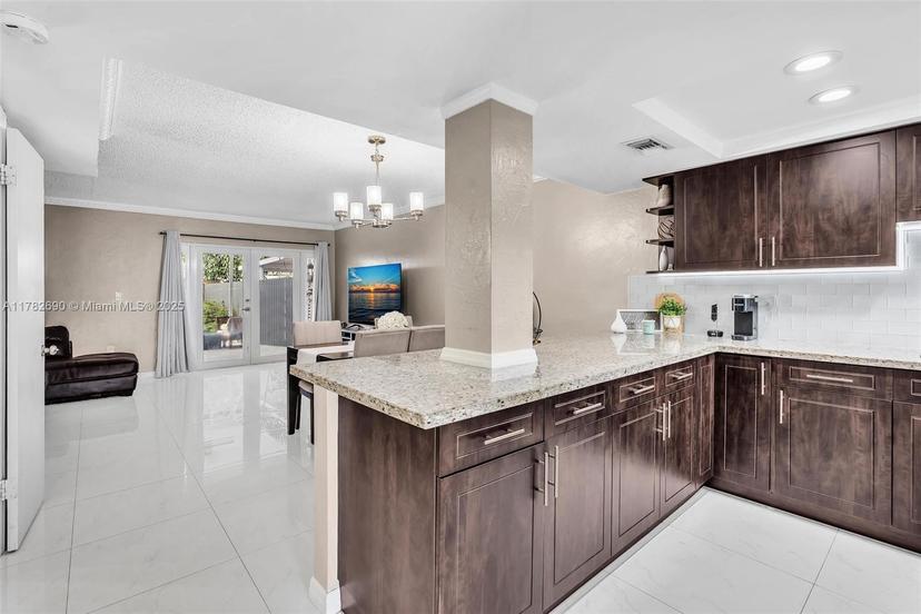 Picture of 891 W 79Th Pl, Hialeah FL 33014