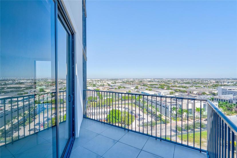 Picture of 5300 NW 85Th # 1511, Doral FL 33166