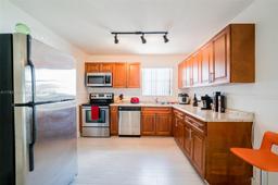 Picture of 3330 SW 59Th Terr, West Park, FL 33023
