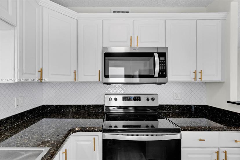Picture of 2555 NE 11Th St # 808, Fort Lauderdale FL 33304